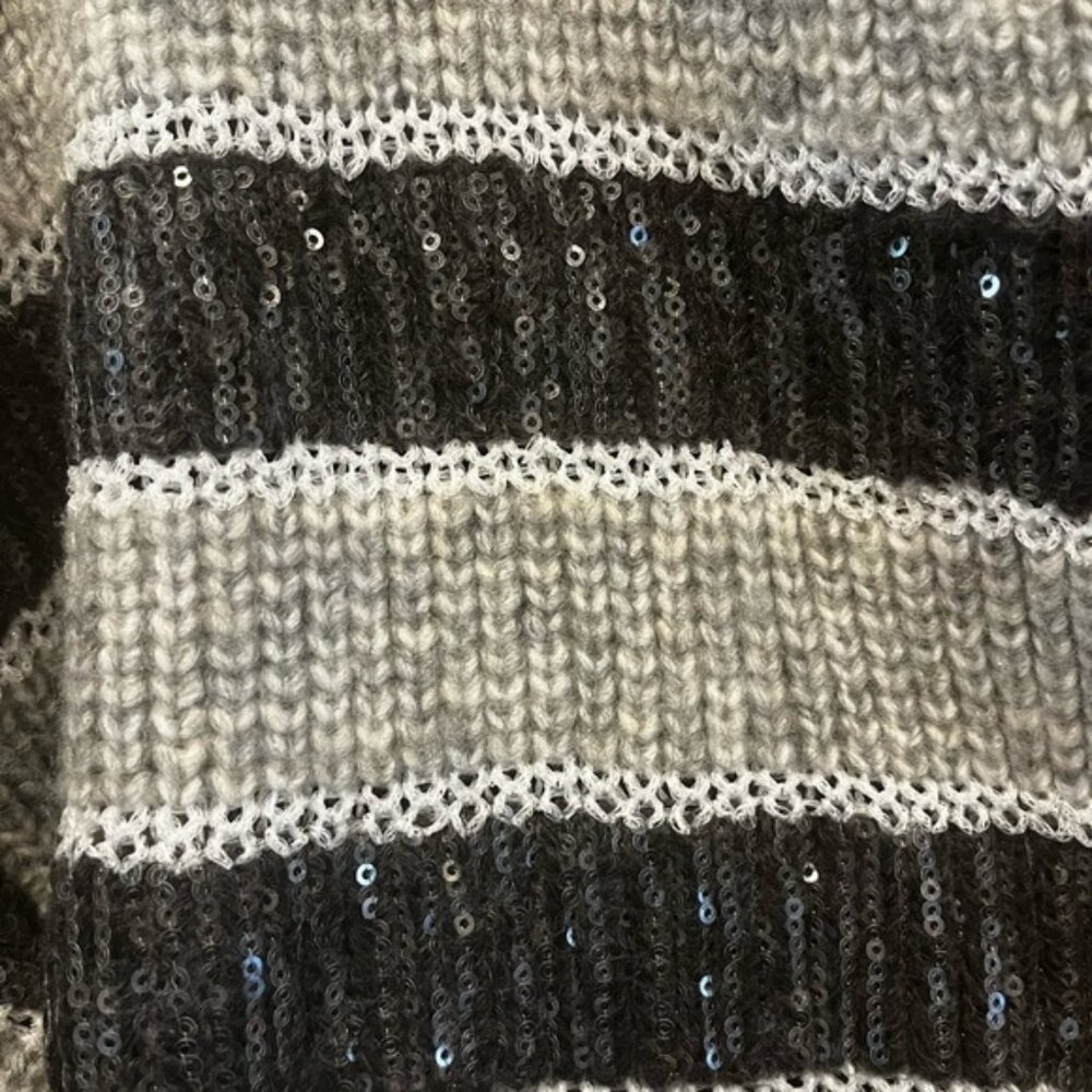 Crown & Ivy Heather Silver Holiday Shine Cardigan